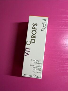Rodial Vit C Drops Serum - White & Gold Accents